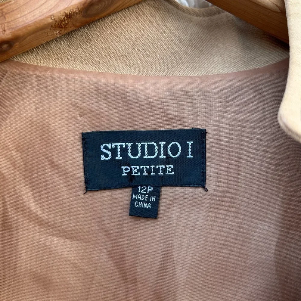 N/A studio petite